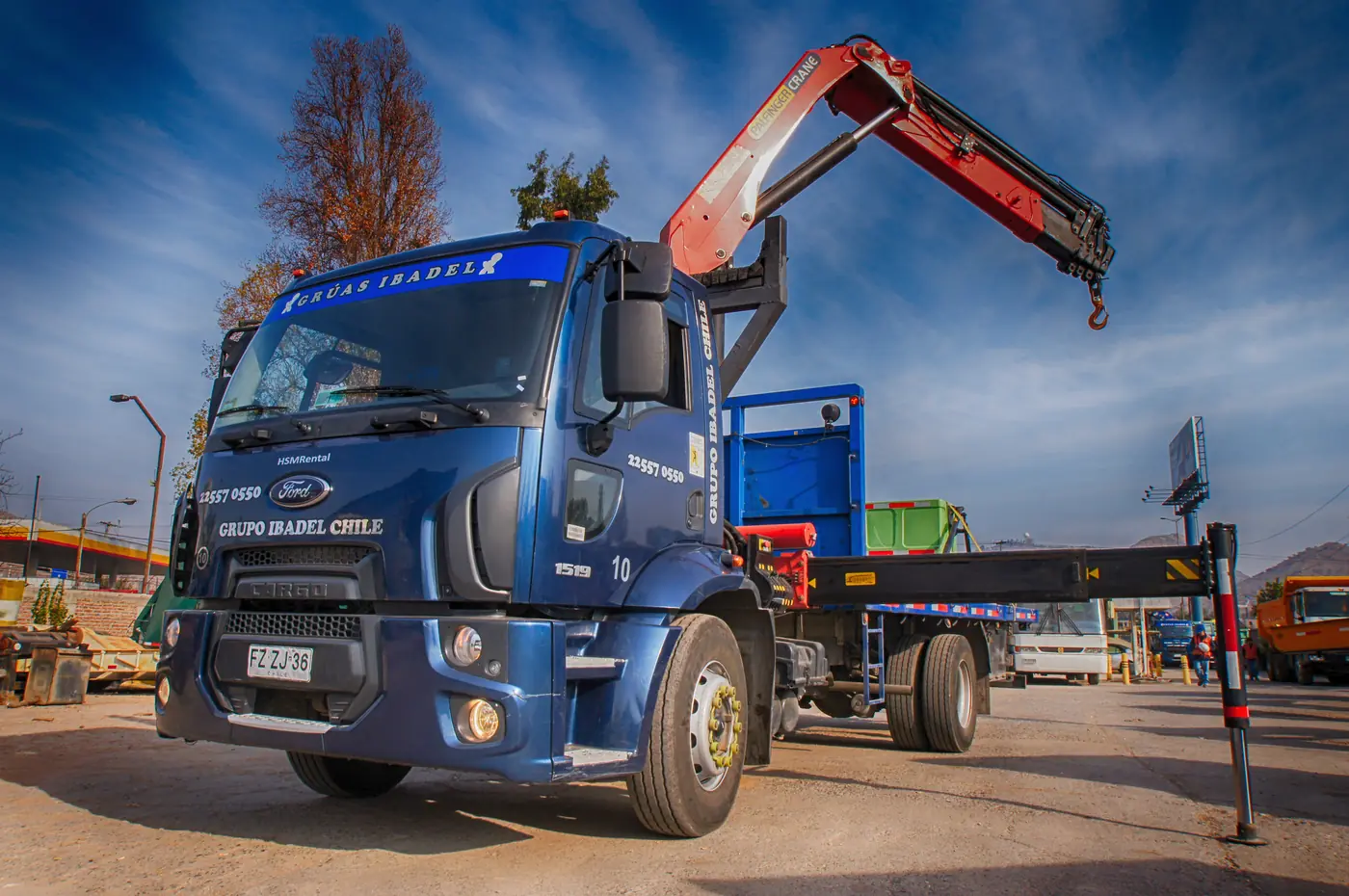 Ford Cargo 1519 equipado con grúa Palfinger PK 15500D